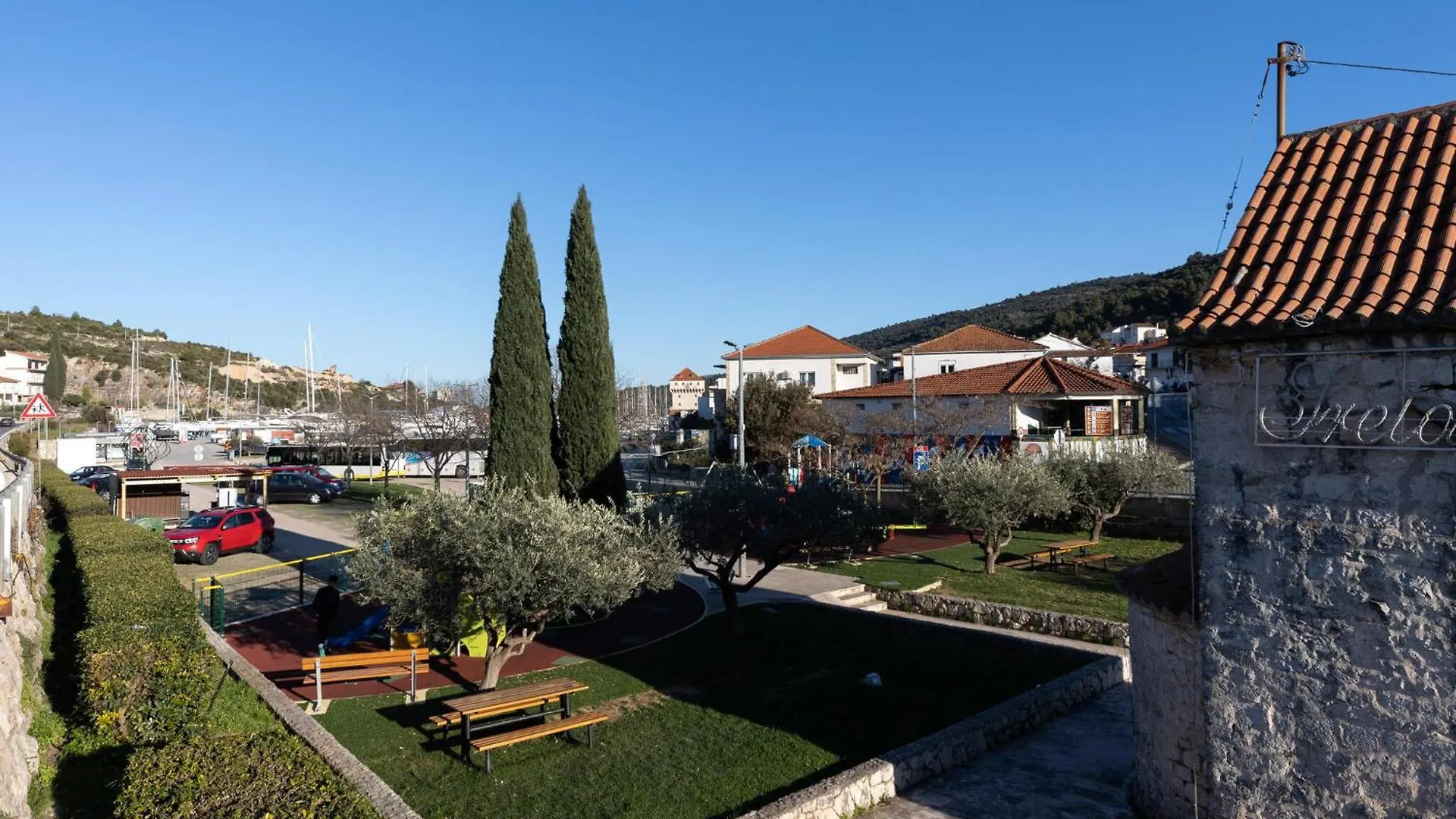 1 Bedroom Amazing Apartment In Trogir 0*,